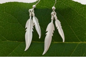 feather_earrings