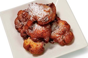 Oliebollen (Dutch Fritters) Oliebollen (Dutch Fritters)