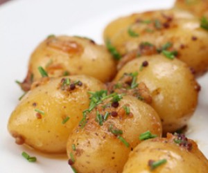 Steamed Baby Potatoes with Herbs and Lemon Steamed Baby Potatoes with Herbs and Lemon