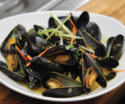 Island Sassy Curry Mussels
