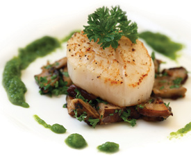 Scallops on Mushrooms with Apple Spinach Sauce